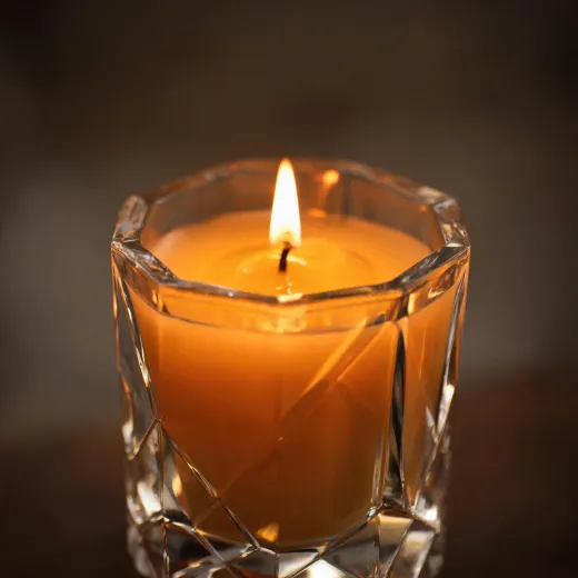 Amber fragrance candle
